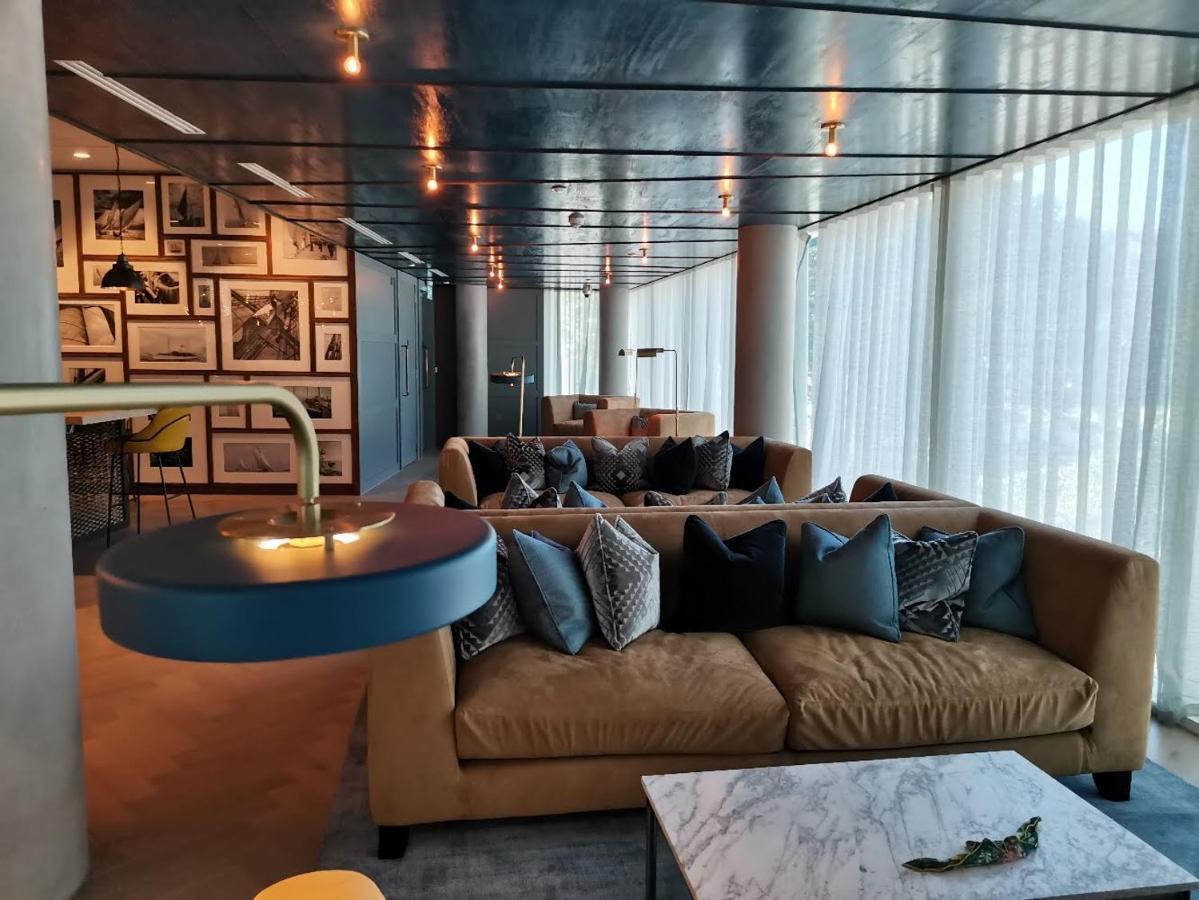 Charles Hope Canary Wharf South Quay Лондон Екстер'єр фото