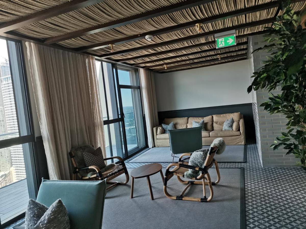 Charles Hope Canary Wharf South Quay Лондон Екстер'єр фото