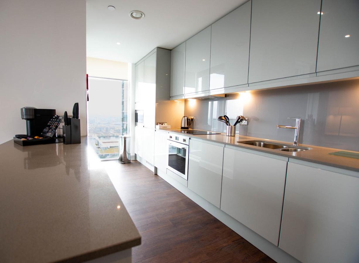 Charles Hope Canary Wharf South Quay Лондон Екстер'єр фото